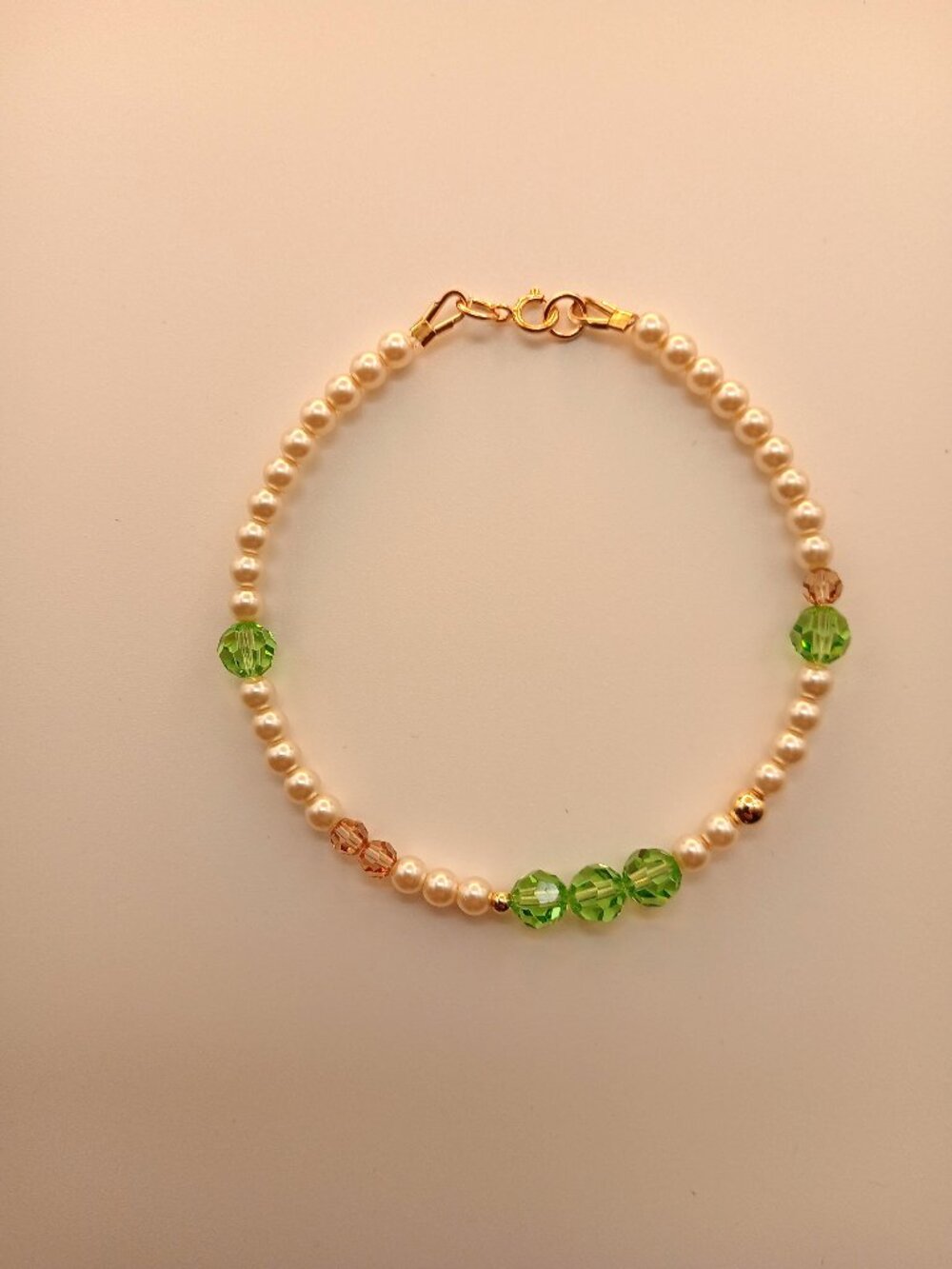 Mother of Pearl Bracelet with Green Swarovski Crystals Accents Size 7.5 Inches